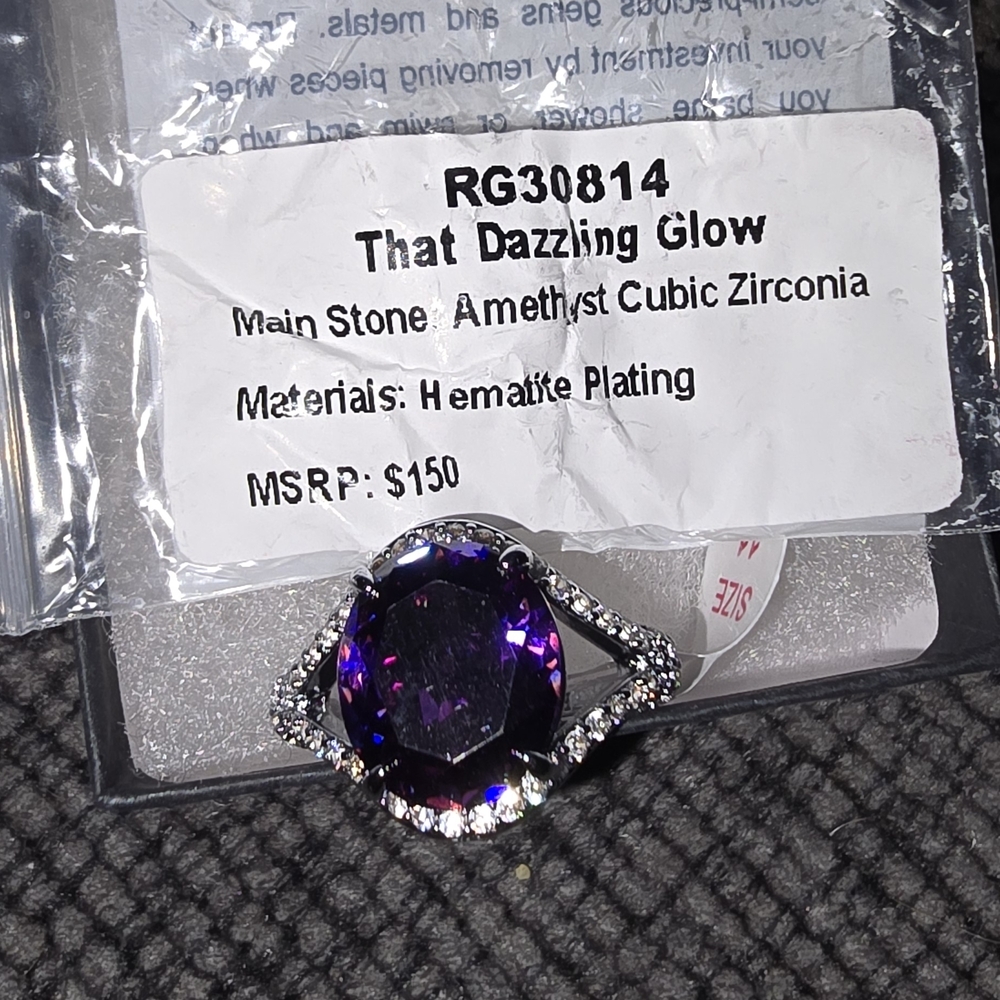 That Dazzling Glow Amethyst Ring with Silver Accents